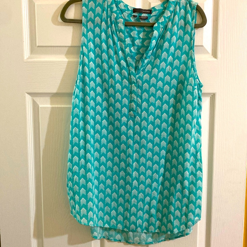 Sleeveless blouse